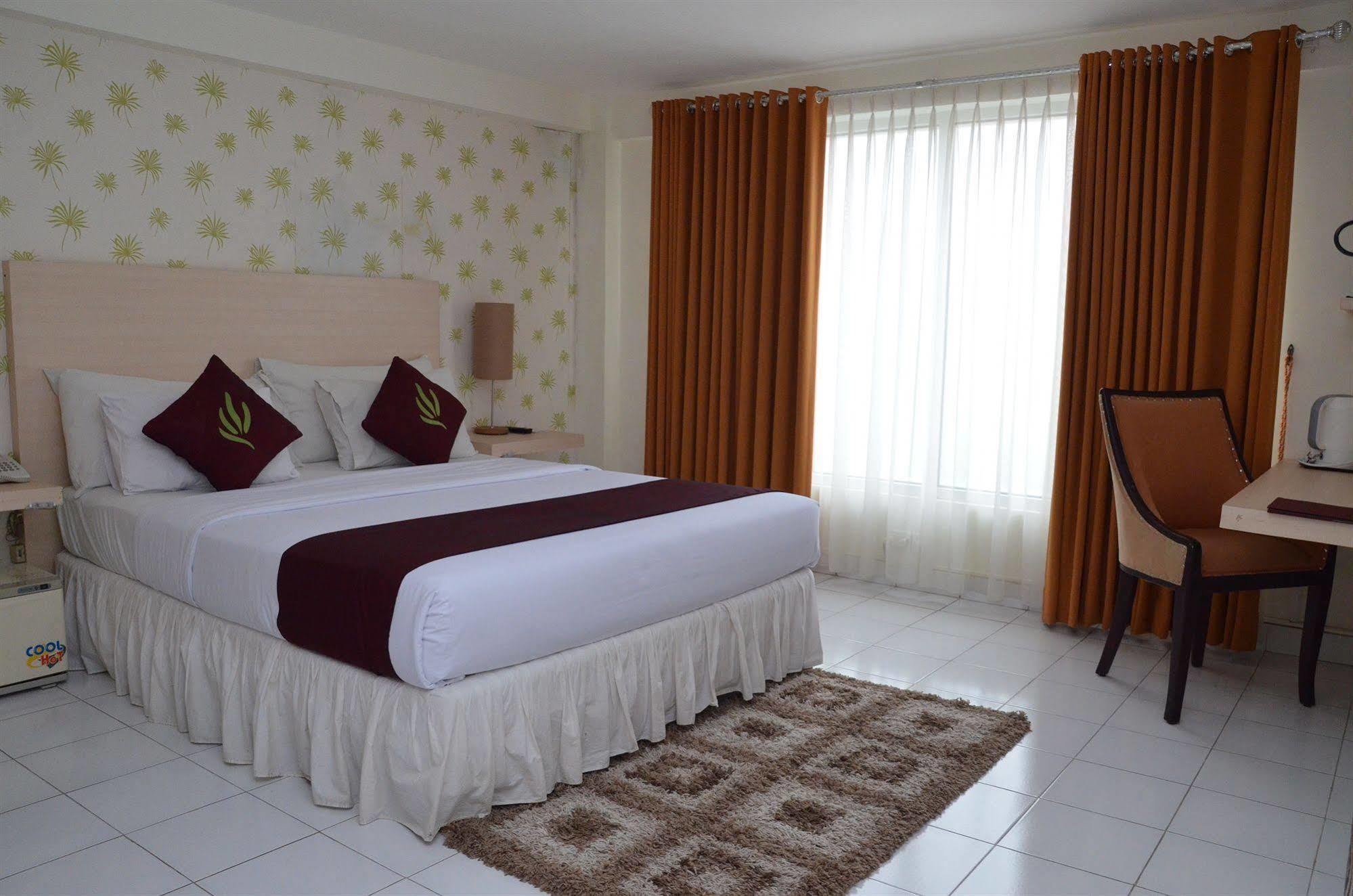 Santosa City Hotel Denpasar  Exterior photo